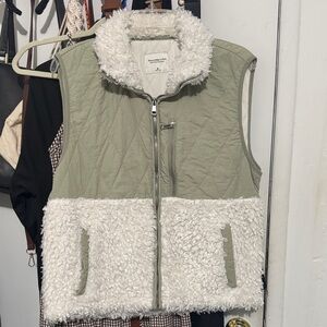 Abercrombie & Fitch shearling vest